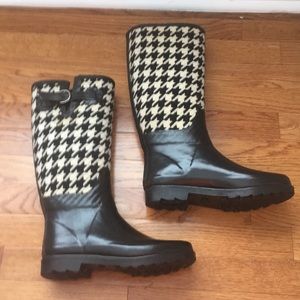Banana Republic houndstooth Rain boots